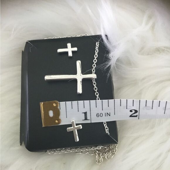 Avon new Believe Cross Necklace with earrings - Picture 15 of 16